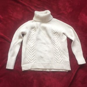 AE Cream Turtleneck